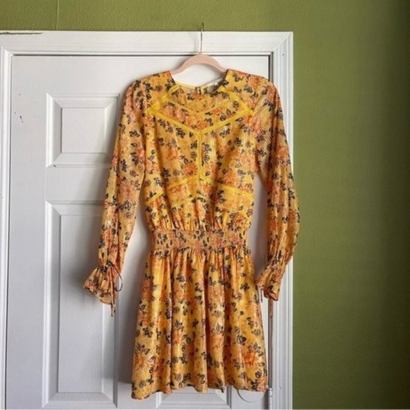 ✨ Tularosa Camden Dress in Golden Rose Floral ✨ - Picture 2 of 5